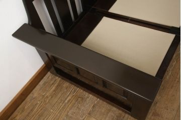 北海道民芸家具の2人掛けソファをリペア&カスタム!高品質リペアを施し、座面と背もたれのクッション内部を交換し、生地を張り替え。(3人掛けソファ、3P)
