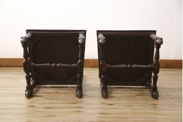 イギリスアンティークのチェア2脚をリペア&カスタム!座面をモスグリーンの本革に張替え、縁に鋲を取り付けアクセントに。木部は濃い茶色で着色仕上げ。(椅子、イス、ダイニングチェア)