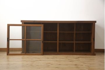 重ね収納棚上段の見た目を変えずに綺麗にリペア!ダメージを修復し、現状の色味をベースに着色仕上げ。(キャビネット、食器棚、戸棚、収納棚)