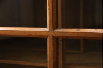 重ね収納棚上段の見た目を変えずに綺麗にリペア!ダメージを修復し、現状の色味をベースに着色仕上げ。(キャビネット、食器棚、戸棚、収納棚)