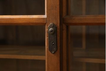 重ね収納棚上段の見た目を変えずに綺麗にリペア!ダメージを修復し、現状の色味をベースに着色仕上げ。(キャビネット、食器棚、戸棚、収納棚)