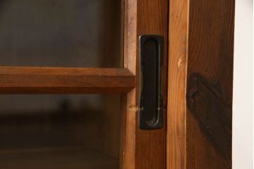 重ね収納棚上段の見た目を変えずに綺麗にリペア!ダメージを修復し、現状の色味をベースに着色仕上げ。(キャビネット、食器棚、戸棚、収納棚)