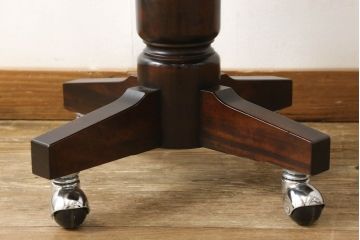 和製ビンテージのデスクチェアをリペア&カスタム!キャスターを取り付け、現状より1トーン落ち着いた色味に着色仕上げ。(椅子、板座チェア、ヴィンテージ)