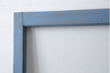 ガラス戸2枚セットをリペア&カスタム!ガラスをクリアガラスに差し替え。かすれた風合いのくすんだ水色にペイント仕上げ。(引き戸、建具)