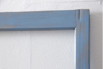 ガラス戸2枚セットをリペア&カスタム!ガラスをクリアガラスに差し替え。かすれた風合いのくすんだ水色にペイント仕上げ。(引き戸、建具)