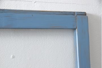 ガラス戸2枚セットをリペア&カスタム!ガラスをクリアガラスに差し替え。かすれた風合いのくすんだ水色にペイント仕上げ。(引き戸、建具)