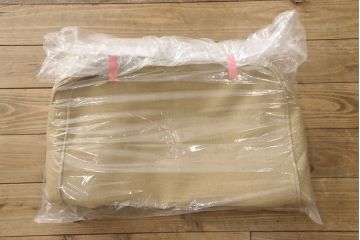 アーコールの1人掛けソファとオットマンの背ッとをリペア&カスタム!生地を張替えパイピング加工。木部は1トーン落ち着いた色味に着色仕上げ。(アームチェア、一人掛けソファ)