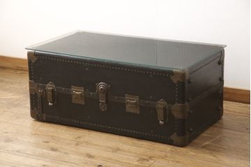 和製アンティークのトランクをリペア&カスタム!縁を面取りしたガラス天板を取り付けローテーブルに。(ローテーブル、センターテーブル、収納)