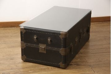 和製アンティークのトランクをリペア&カスタム!縁を面取りしたガラス天板を取り付けローテーブルに。(ローテーブル、センターテーブル、収納)