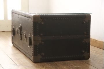 和製アンティークのトランクをリペア&カスタム!縁を面取りしたガラス天板を取り付けローテーブルに。(ローテーブル、センターテーブル、収納)