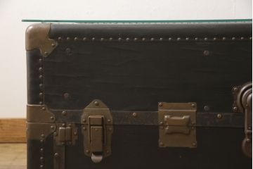 和製アンティークのトランクをリペア&カスタム!縁を面取りしたガラス天板を取り付けローテーブルに。(ローテーブル、センターテーブル、収納)