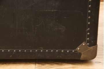 和製アンティークのトランクをリペア&カスタム!縁を面取りしたガラス天板を取り付けローテーブルに。(ローテーブル、センターテーブル、収納)
