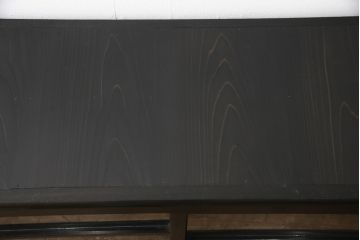 大正期のガラス戸棚をリペア&カスタム!天板を設置し、棚板は新しいものに交換。欠損したガラスは交換。全体を1トーン落ち着いた色味に着色仕上げ。(収納棚、戸棚、キャビネット)
