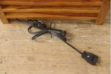 フロアスタンドをリペア&カスタム!コードを白色から黒色のスイッチ付きに変更し、底板の角から出るよう調整。(フロア照明、間接照明、スタンドライト)