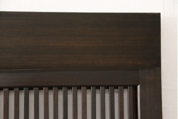 格子戸4枚セットをリペア&カスタム!リサイズし、新たに引手を取り付け。ガラスは麻の葉模様のガラスに交換。自然な茶色に着色仕上げ。(障子戸、引き戸、建具)