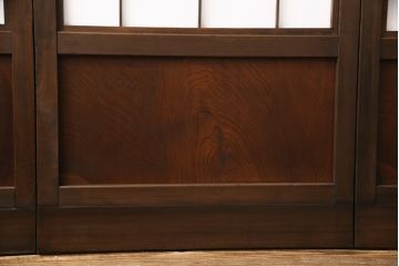 格子戸4枚セットをリペア&カスタム!リサイズし、新たに引手を取り付け。ガラスは麻の葉模様のガラスに交換。自然な茶色に着色仕上げ。(障子戸、引き戸、建具)