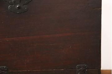 和製アンティークの長持の見た目を変えずに綺麗にリペア!古い風合いを残した仕上げ。(箪笥、収納箱、時代箪笥、ディスプレイ、店舗什器)