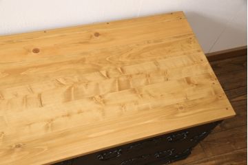 箪笥をリペア&カスタム!ヒノキ新材の天板を取り付け。本体のみマットブラックにペイントしツートンカラーに。(収納タンス、 ローボード、引き出し、チェスト)