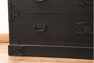 箪笥をリペア&カスタム!ヒノキ新材の天板を取り付け。本体のみマットブラックにペイントしツートンカラーに。(収納タンス、 ローボード、引き出し、チェスト)