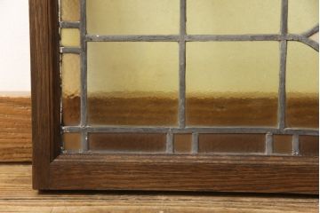 ステンドグラス明かり取りの見た目を変えずに綺麗にリペア!枠の欠損した部分を新規製作し、現状に合わせて着色。(欄間、建具、明り取り)