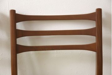 ビンテージのチェア4脚セットをリペア&カスタム!座面を張り替え、木部は1トーン落ち着いた色味に着色仕上げ。(ダイニングチェア、椅子、ヴィンテージ、北欧)