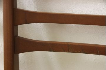 ビンテージのチェア4脚セットをリペア&カスタム!座面を張り替え、木部は1トーン落ち着いた色味に着色仕上げ。(ダイニングチェア、椅子、ヴィンテージ、北欧)