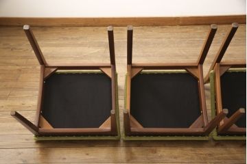 ビンテージのチェア4脚セットをリペア&カスタム!座面を張り替え、木部は1トーン落ち着いた色味に着色仕上げ。(ダイニングチェア、椅子、ヴィンテージ、北欧)