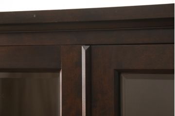 北海道民芸家具のサイドキャビネットをリペア&カスタム!高品質リペアを施し、新たに台輪を取り付け。(サイドボード、収納棚、戸棚、本箱、ブックケース)
