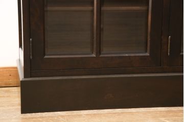 北海道民芸家具のサイドキャビネットをリペア&カスタム!高品質リペアを施し、新たに台輪を取り付け。(サイドボード、収納棚、戸棚、本箱、ブックケース)