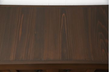 水屋箪笥をリペア&カスタム!金具の欠損箇所には近しいものを取り付け、金網部分をクリアガラスに交換。木部は現状の品物に合わせて着色。(サイドボード、食器棚、収納棚、戸棚)