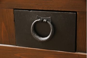 水屋箪笥をリペア&カスタム!金具の欠損箇所には近しいものを取り付け、金網部分をクリアガラスに交換。木部は現状の品物に合わせて着色。(サイドボード、食器棚、収納棚、戸棚)