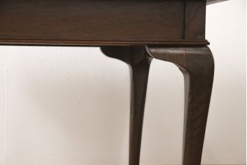 イギリスアンティークのテーブルの見た目を変えずに綺麗にリペア!1トーン落ち着いた色味に着色し、ワックス塗装仕上げ。(エクステンションテーブル、ダイニングテーブル、拡張式テーブル)