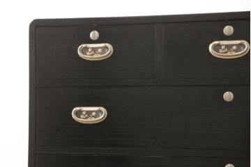 総桐箪笥をリペア&カスタム!本体は当店商品を参考にカシュー塗装の黒色に着色。引き出し内部は現状のままのお色味で仕上げ。(並厚、四方丸、桐たんす、引き出し、チェスト、衣装箪笥、整理タンス、小抽タンス、小箪笥、桐たんす、和箪笥)