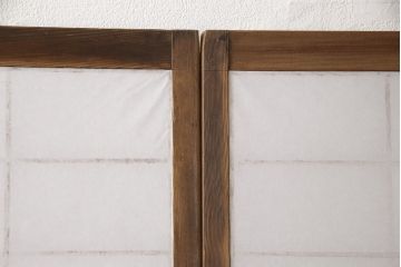 障子戸の見た目を変えずに綺麗にリペア!プラスチック障子に張替え、クリアワックスで仕上げ。(引き戸、建具)
