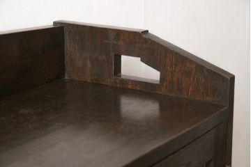 ブックケースをリペア&カスタム!既存のガラスからラフジュ工房オリジナルの市松模様ガラスに差し替え。本体は現状をベースに着色し、棚内部は本体のお色味に合わせて着色。(戸棚、収納棚、キャビネット、サイドキャビネット、本箱)