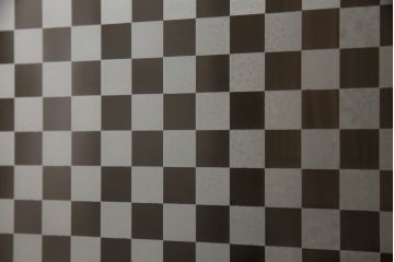 ブックケースをリペア&カスタム!既存のガラスからラフジュ工房オリジナルの市松模様ガラスに差し替え。本体は現状をベースに着色し、棚内部は本体のお色味に合わせて着色。(戸棚、収納棚、キャビネット、サイドキャビネット、本箱)
