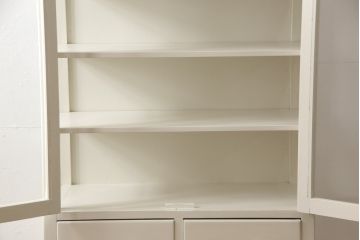 ケビントガラスケースをリペア&カスタム!本体はアンティークホワイトにペイント。(飾り棚、収納棚、陳列棚、キャビネット)