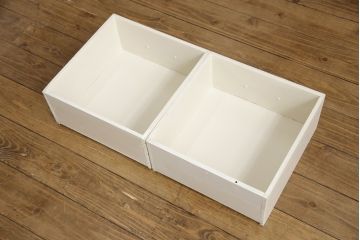ケビントガラスケースをリペア&カスタム!本体はアンティークホワイトにペイント。(飾り棚、収納棚、陳列棚、キャビネット)