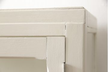 ケビントガラスケースをリペア&カスタム!本体はアンティークホワイトにペイント。(飾り棚、収納棚、陳列棚、キャビネット)