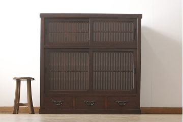 水屋箪笥をリペア&カスタム!上段収納部に栗材にて棚板製作。下段収納部にある棚板2枚を取り外し、新たに製作した棚板に交換。(食器棚、茶箪笥、戸棚、収納棚)