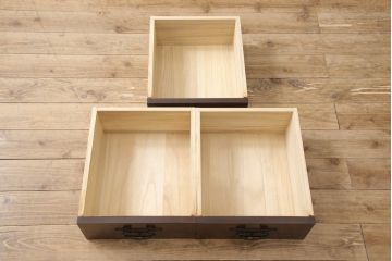 水屋箪笥をリペア&カスタム!上段収納部に栗材にて棚板製作。下段収納部にある棚板2枚を取り外し、新たに製作した棚板に交換。(食器棚、茶箪笥、戸棚、収納棚)