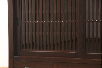 水屋箪笥をリペア&カスタム!上段収納部に栗材にて棚板製作。下段収納部にある棚板2枚を取り外し、新たに製作した棚板に交換。(食器棚、茶箪笥、戸棚、収納棚)