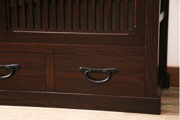 水屋箪笥をリペア&カスタム!上段収納部に栗材にて棚板製作。下段収納部にある棚板2枚を取り外し、新たに製作した棚板に交換。(食器棚、茶箪笥、戸棚、収納棚)