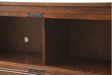 ローボードをリペア&カスタム!新材を使用して台輪を製作し、ご希望位置に配線穴開け加工。新材で製作する台輪は、出来る限り本体と違和感がないように着色。(リビングボード、テレビ台、テレビボード、ビンテージ)