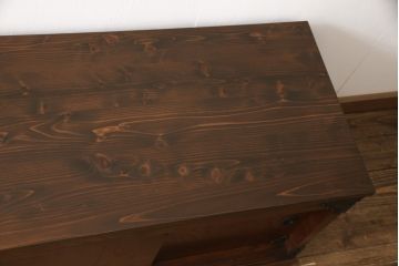 ローボードをリペア&カスタム!新材を使用して台輪を製作し、ご希望位置に配線穴開け加工。新材で製作する台輪は、出来る限り本体と違和感がないように着色。(リビングボード、テレビ台、テレビボード、ビンテージ)