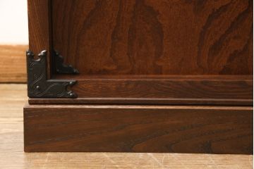 ローボードをリペア&カスタム!新材を使用して台輪を製作し、ご希望位置に配線穴開け加工。新材で製作する台輪は、出来る限り本体と違和感がないように着色。(リビングボード、テレビ台、テレビボード、ビンテージ)