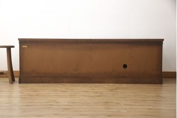 ローボードをリペア&カスタム!新材を使用して台輪を製作し、ご希望位置に配線穴開け加工。新材で製作する台輪は、出来る限り本体と違和感がないように着色。(リビングボード、テレビ台、テレビボード、ビンテージ)