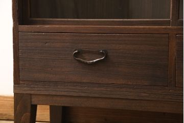ガラス戸棚をリペア&カスタム!脚の取り付け、棚板・棚受を追加製作。本体は現状をベースに着色。(収納棚、戸棚、キャビネット)