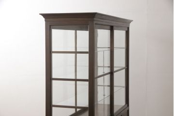 ガラスケースをリペア&カスタム!高さを台輪にて調整。鍵を取り付け、現状のお品物に合わせて着色。(ショーケース、陳列棚)