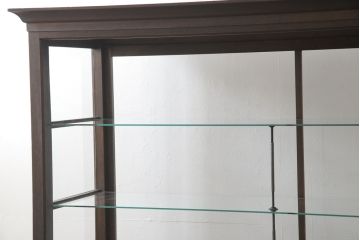ガラスケースをリペア&カスタム!高さを台輪にて調整。鍵を取り付け、現状のお品物に合わせて着色。(ショーケース、陳列棚)